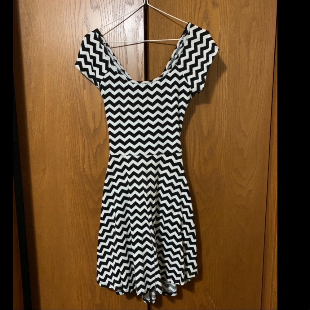 Scoop neck dress